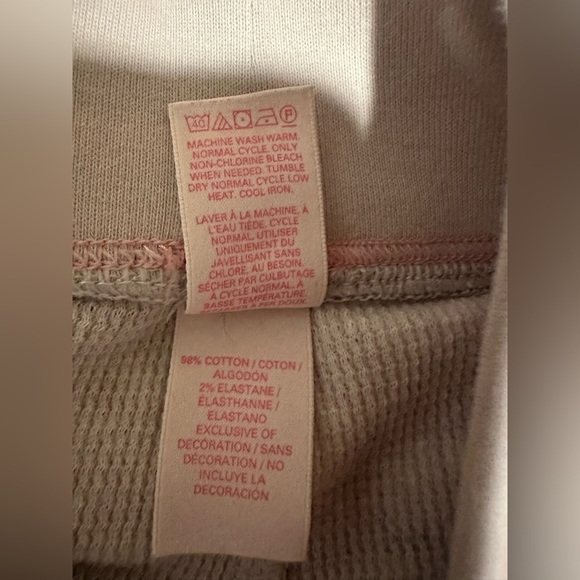 Victoria's Secret Snowflake Print Pink and Gray Pajama Pants - Picture 4 of 12